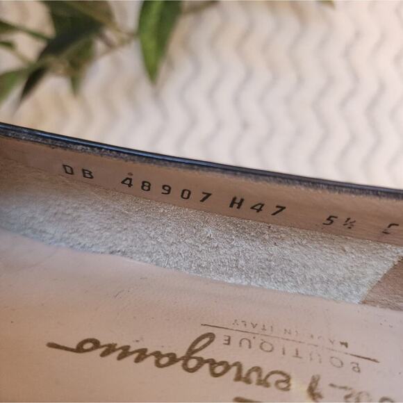 Salvatore Ferragamo Front Crochet leather heel size 5.5 - Picture 6 of 9